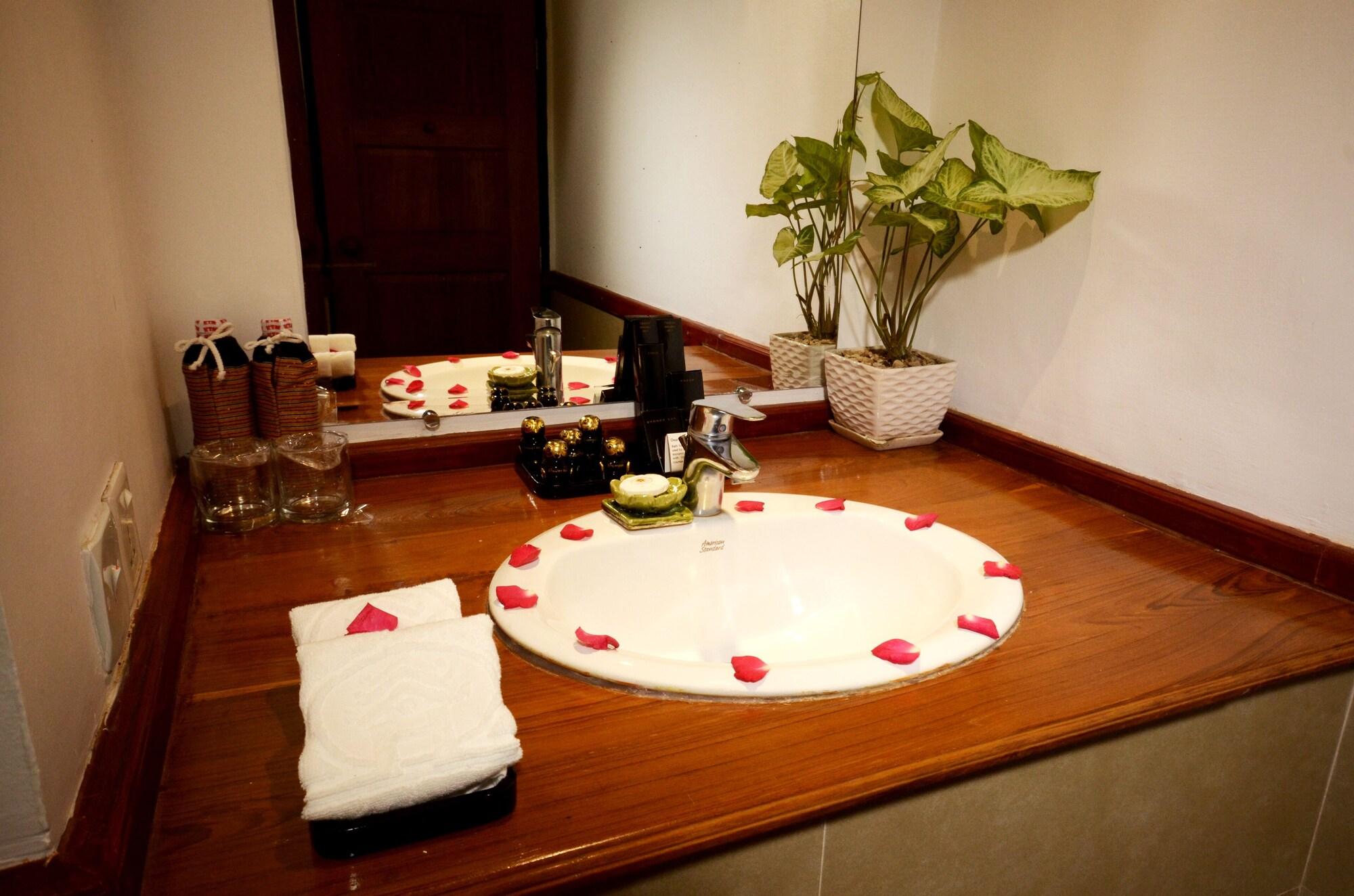 Hotel Amazing Nyaung Shwe Esterno foto