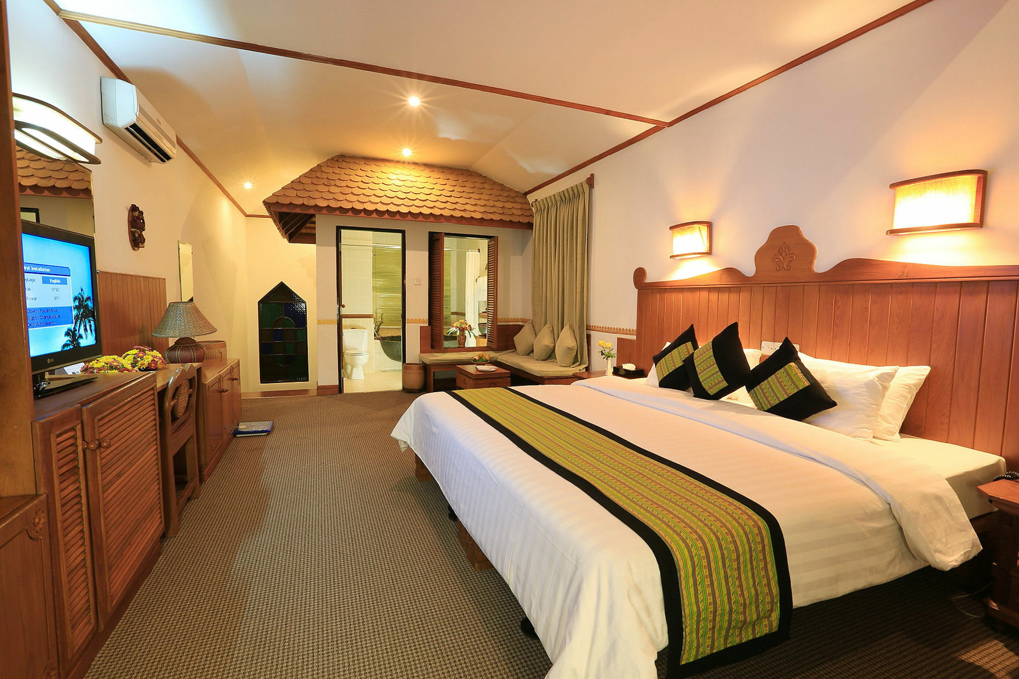 Hotel Amazing Nyaung Shwe Esterno foto