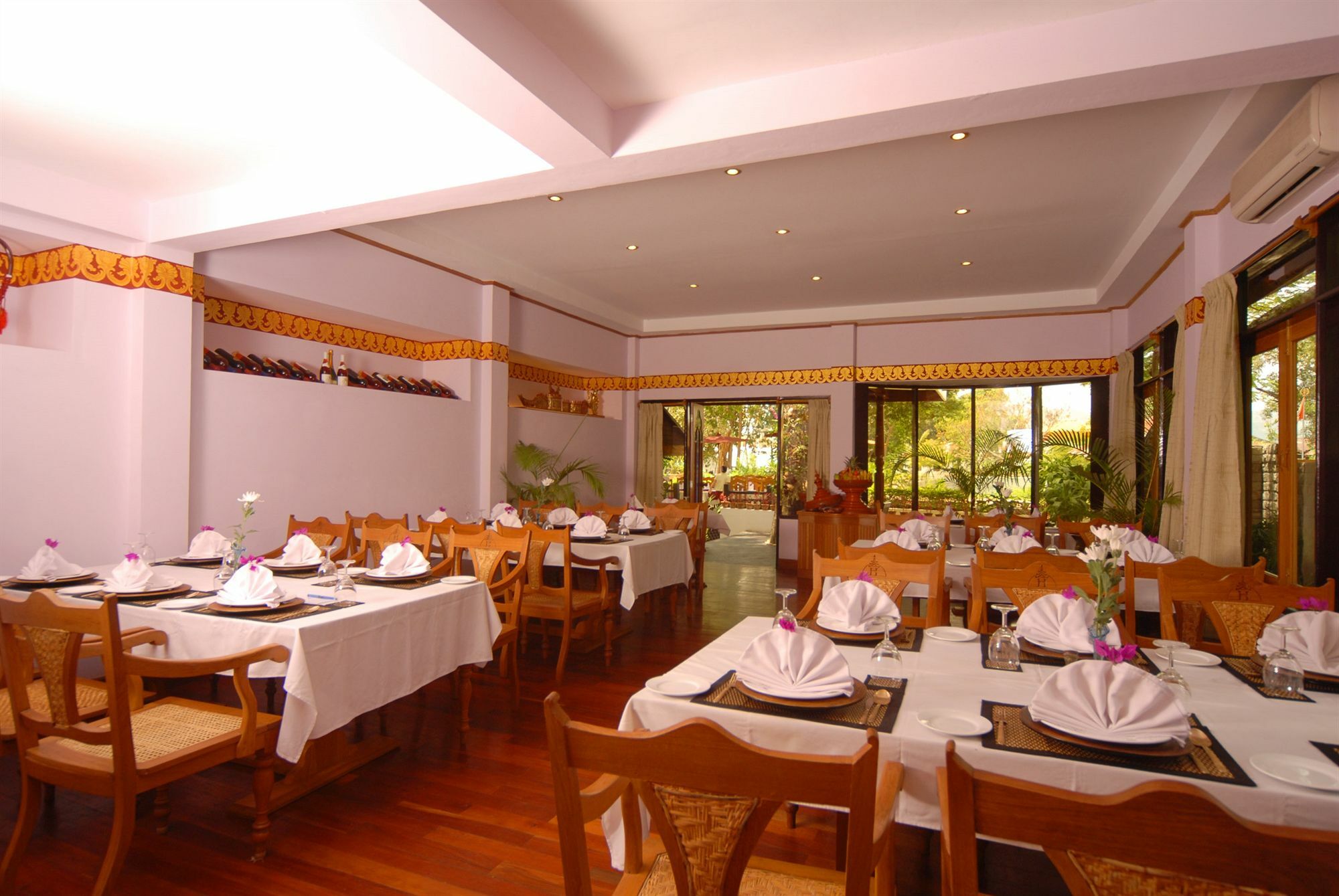Hotel Amazing Nyaung Shwe Esterno foto